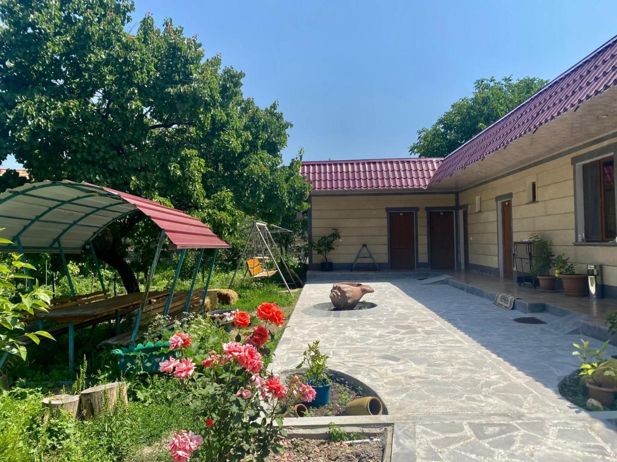 Aghasu Tun B&B Odzun 外观 照片
